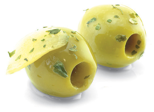 Antipasti entkernte grüne Oliven mit Knoblauch