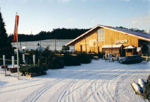 Hofladen im winterlichen Bayern.